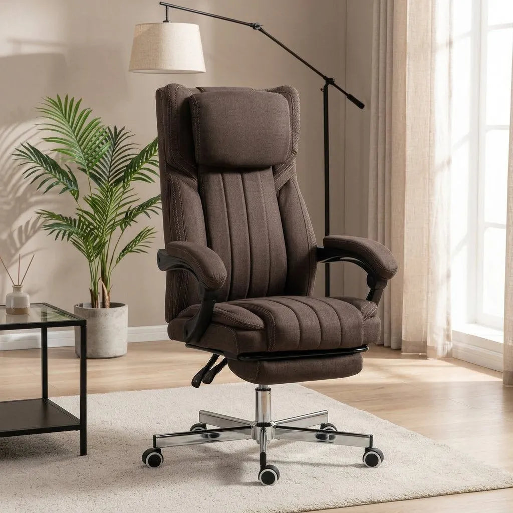 Fauteuil massant marron, coussins capitonnés, repose-pieds et base à roulettes