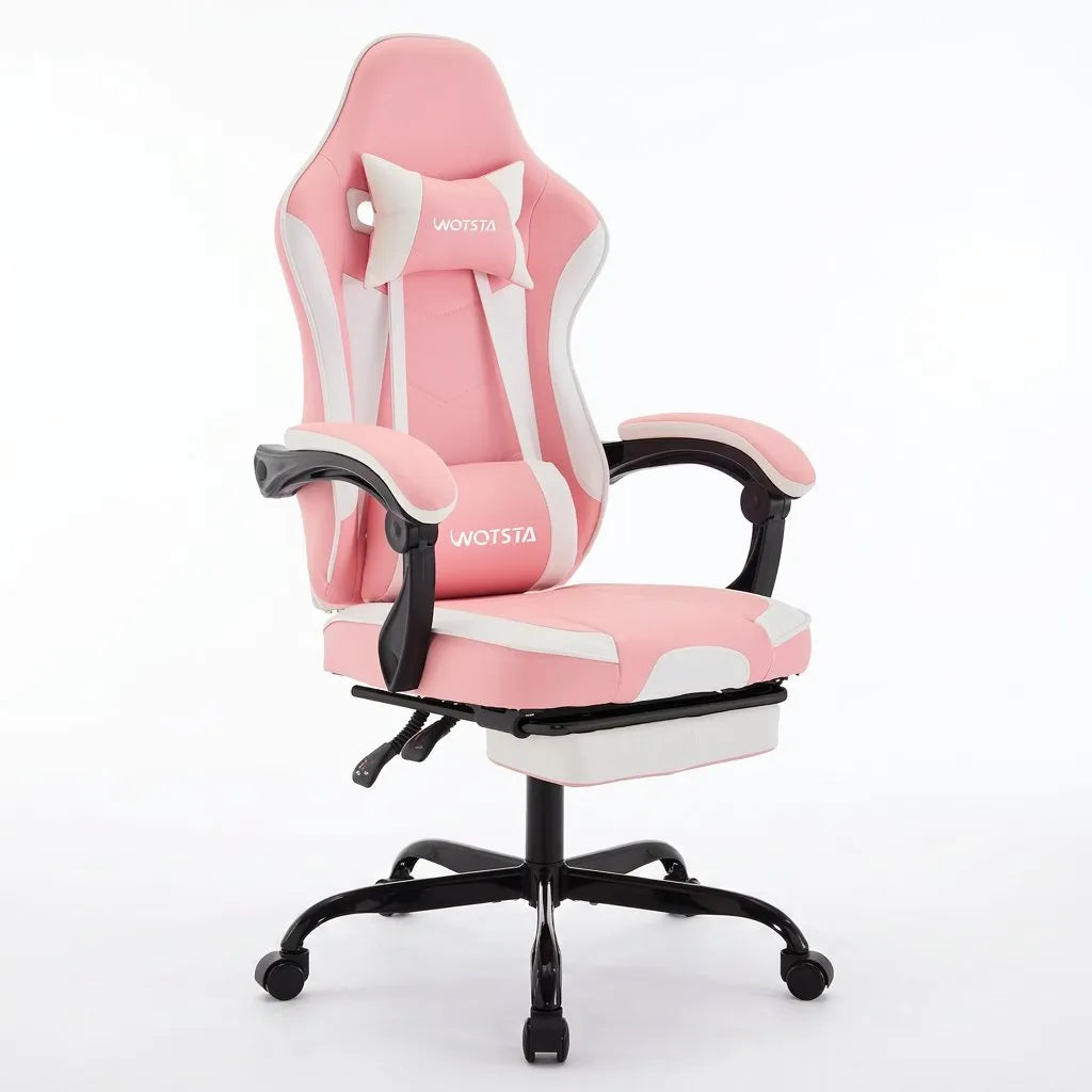 Fauteuil de bureau ergonomique rose pâle avec coussins blancs et repose-pieds.
