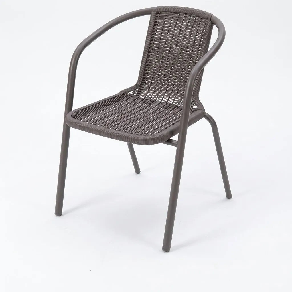 Fauteuil de jardin gris en résine tressée, structure métallique courbée