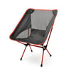 Fauteuil de jardin pliant rouge, toile noire avec empiècements mesh gris, structure stable.