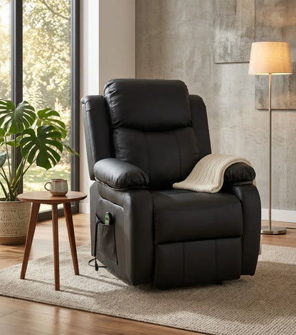 Fauteuil releveur électrique noir en simili, dossier et repose-pieds relevés, accoudoirs