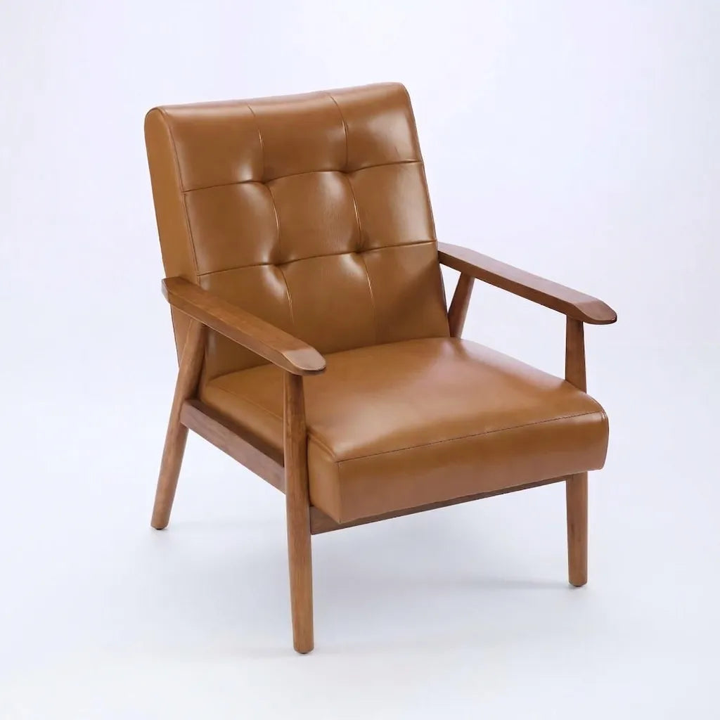 Fauteuil de salon en cuir brun avec accoudoirs et structure en noyer.