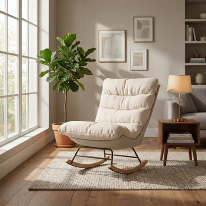 Fauteuil relax à bascule en lin blanc cassé, dossier et assise rembourrés, piètement bois.