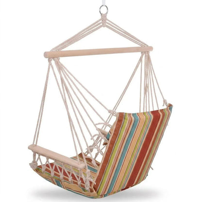 Fauteuil suspendu hamac à barre en bois, tissu rayé multicolore et toile tressée crème.