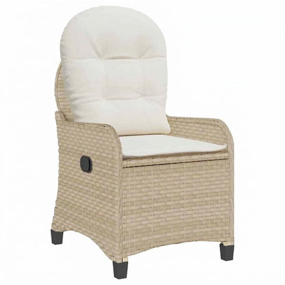 Fauteuil de jardin inclinable en résine tressée beige, coussin blanc, poignée sur l’accoudoir.
